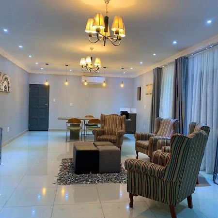 Airport Lodge Newcastle Esterno foto